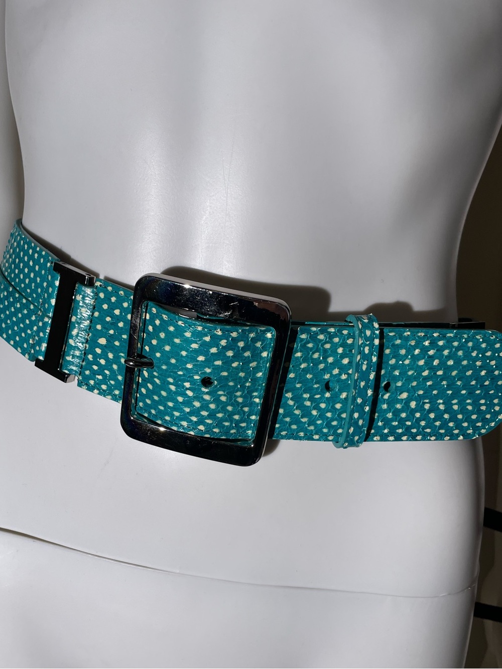Oscar de la Renta Turquoise Genuine Snakeskin Leather Wide Belt Womens Sz MINT